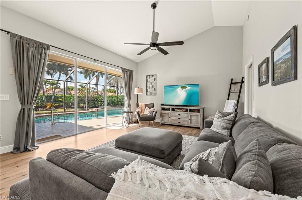 1015 Tivoli Ln, Naples, FL 34104 Photo