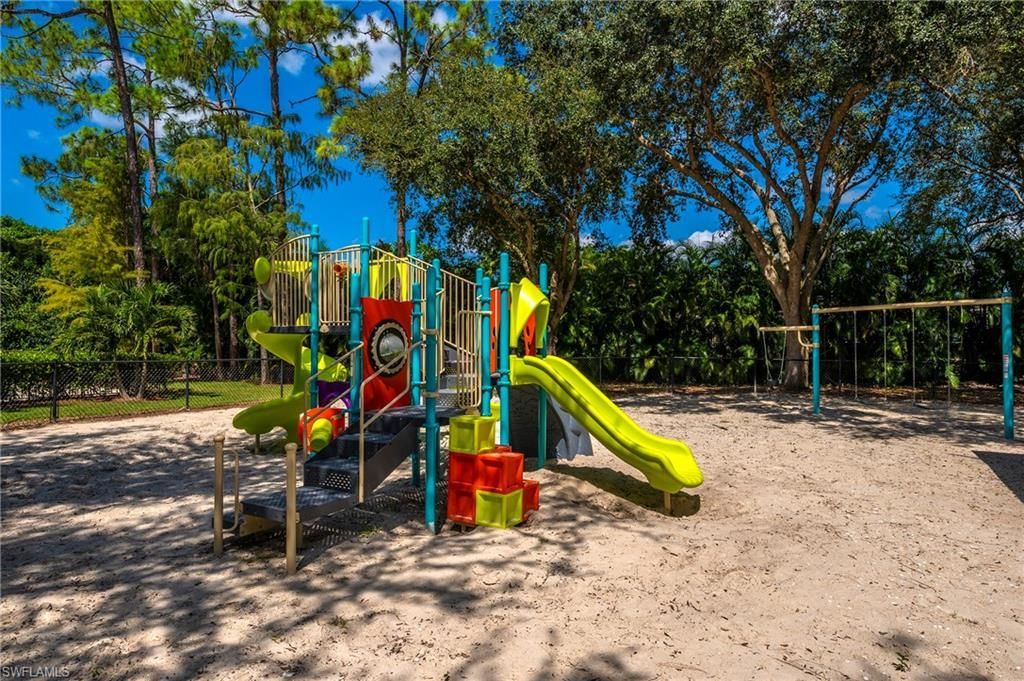 1015 Tivoli Ln, Naples, FL 34104 Photo