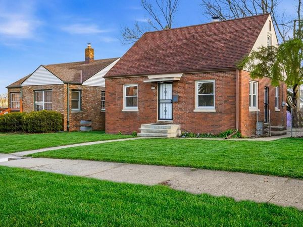 2924 roosevelt DRIVE, Milwaukee, WI 53216