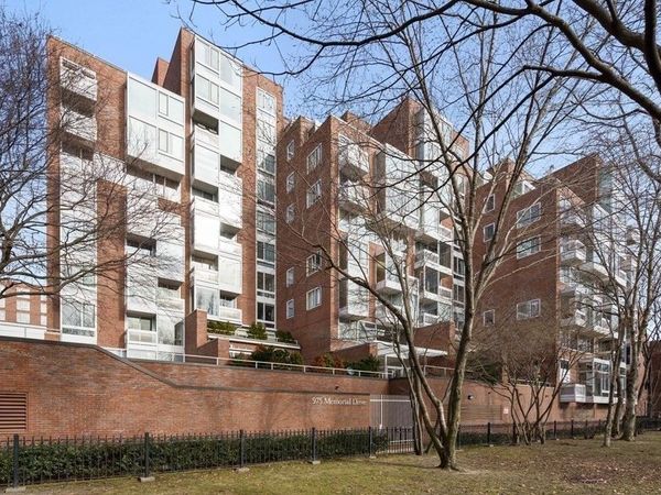 975 Memorial Drive, Unit 204, Cambridge, MA 02138