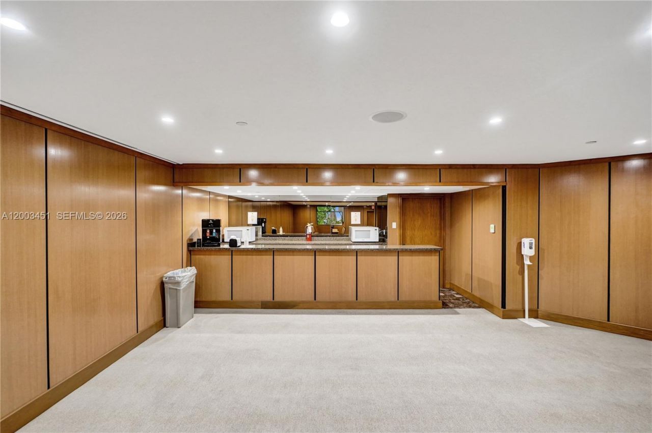 19667 Turnberry Way , Unit 9B, Aventura, FL 33180 Photo