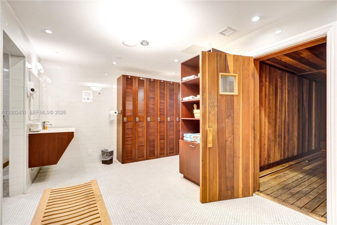 19667 Turnberry Way , Unit 9B, Aventura, FL 33180 Photo