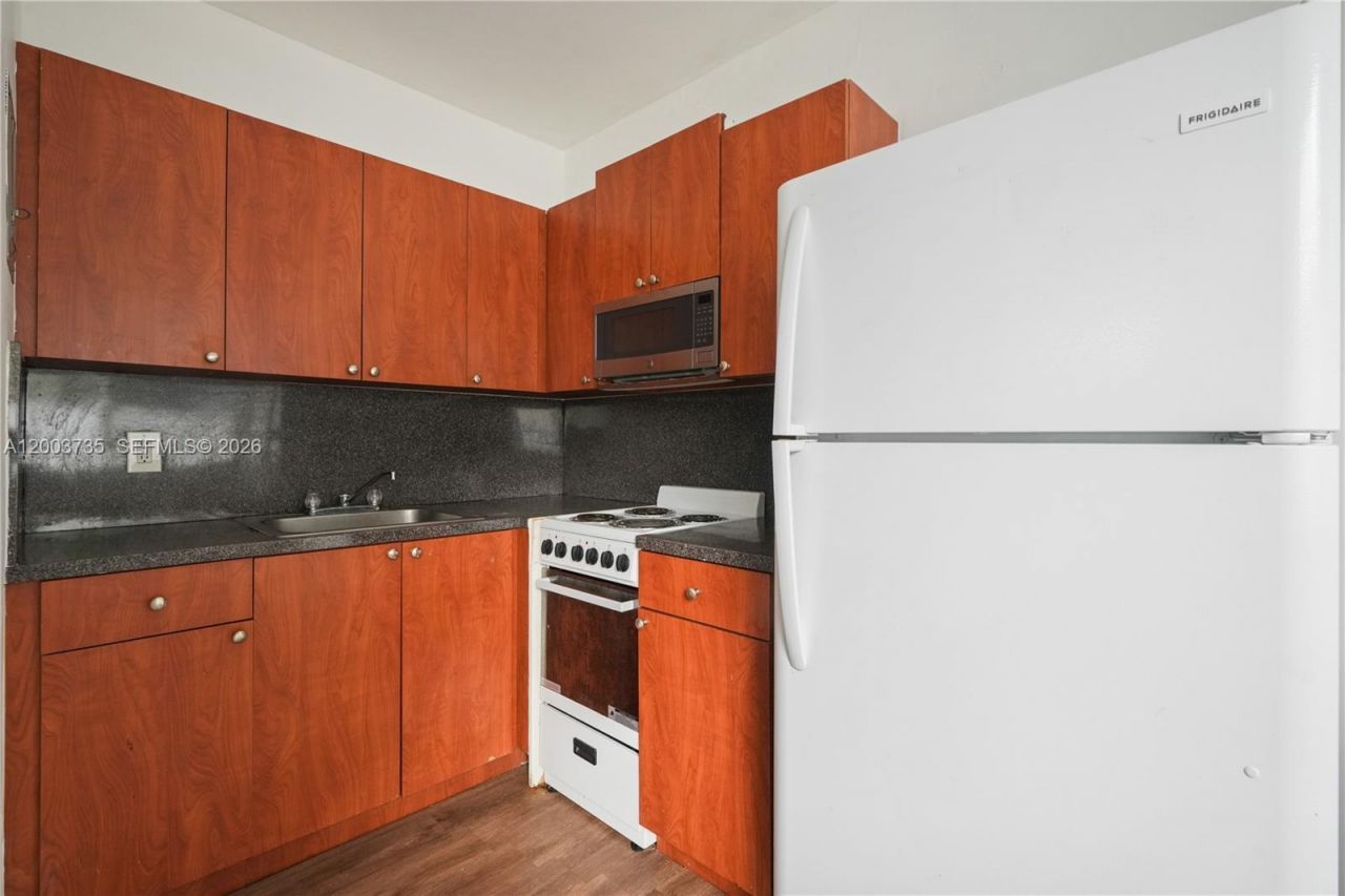 730 84th St , Miami Beach, FL 33141 Photo