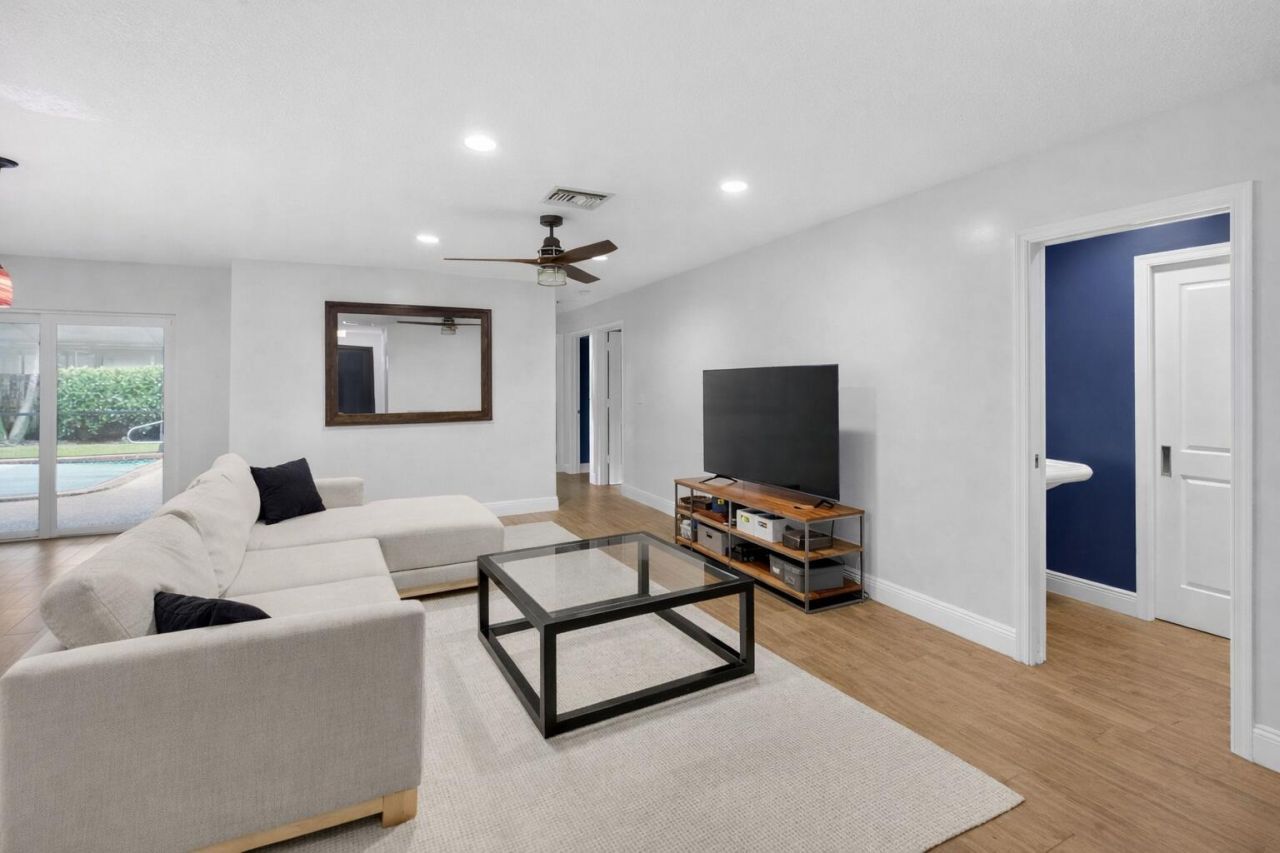 650 SW 16th Street, Boca Raton, FL 33486 Photo