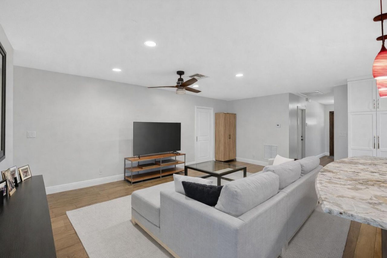 650 SW 16th Street, Boca Raton, FL 33486 Photo