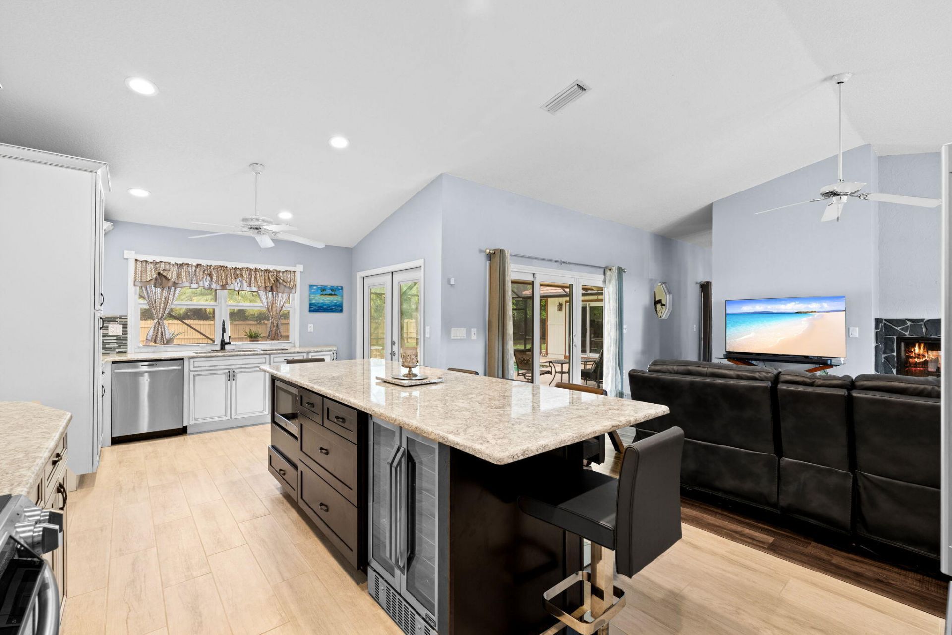 21 Whispering Oaks Circle, West Palm Beach, FL 33411 Photo