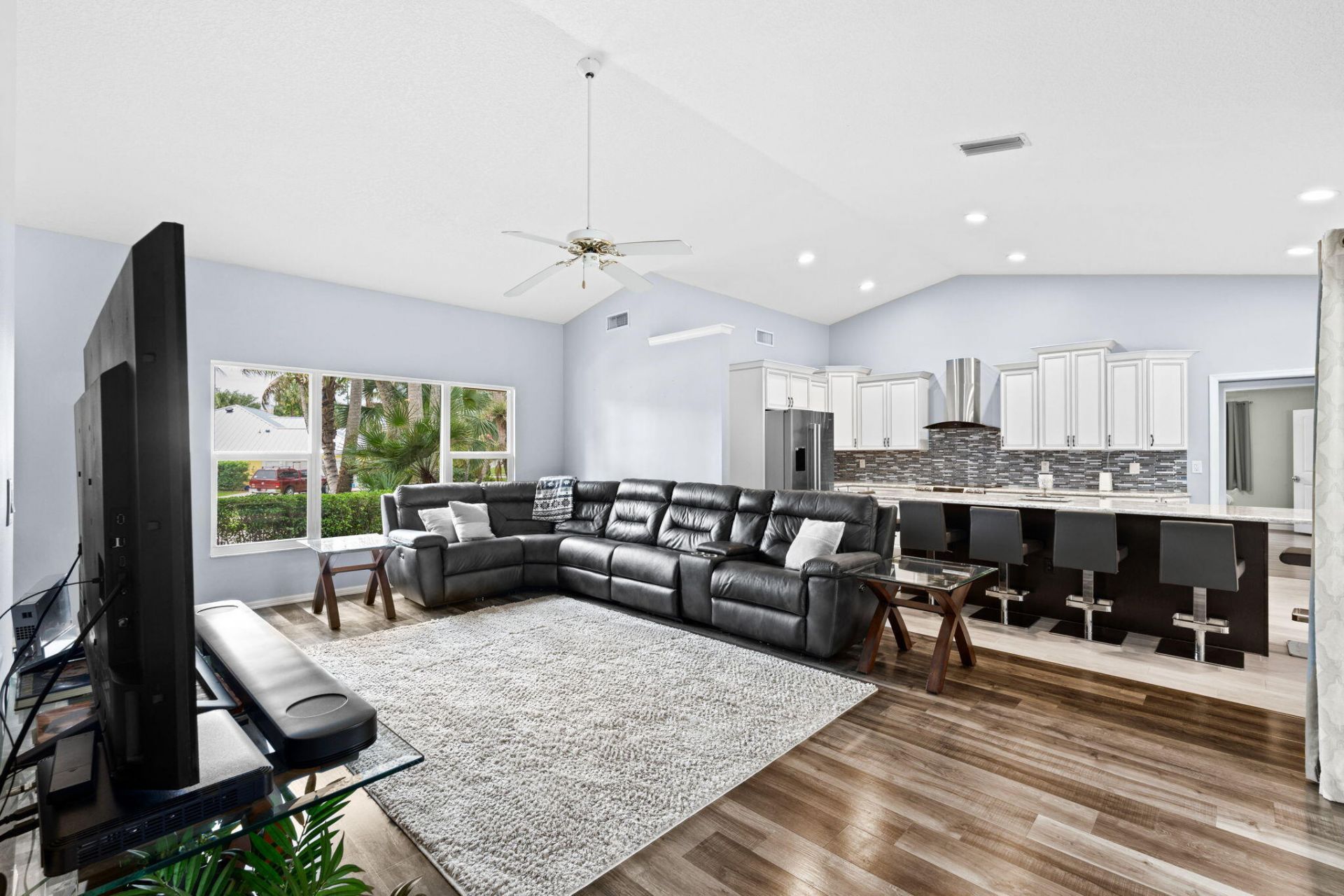 21 Whispering Oaks Circle, West Palm Beach, FL 33411 Photo