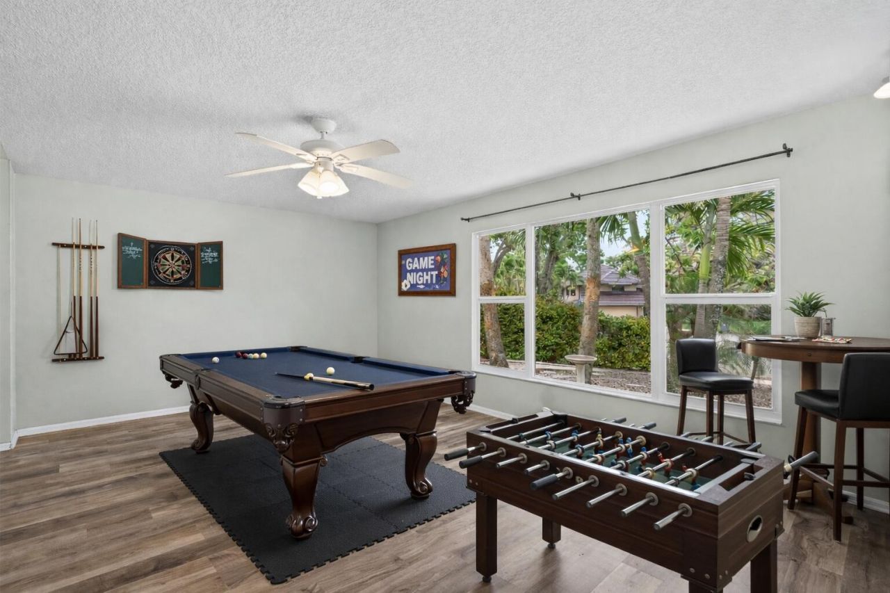 21 Whispering Oaks Circle, West Palm Beach, FL 33411 Photo