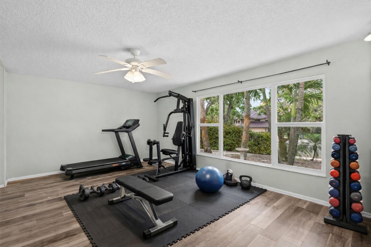 21 Whispering Oaks Circle, West Palm Beach, FL 33411 Photo