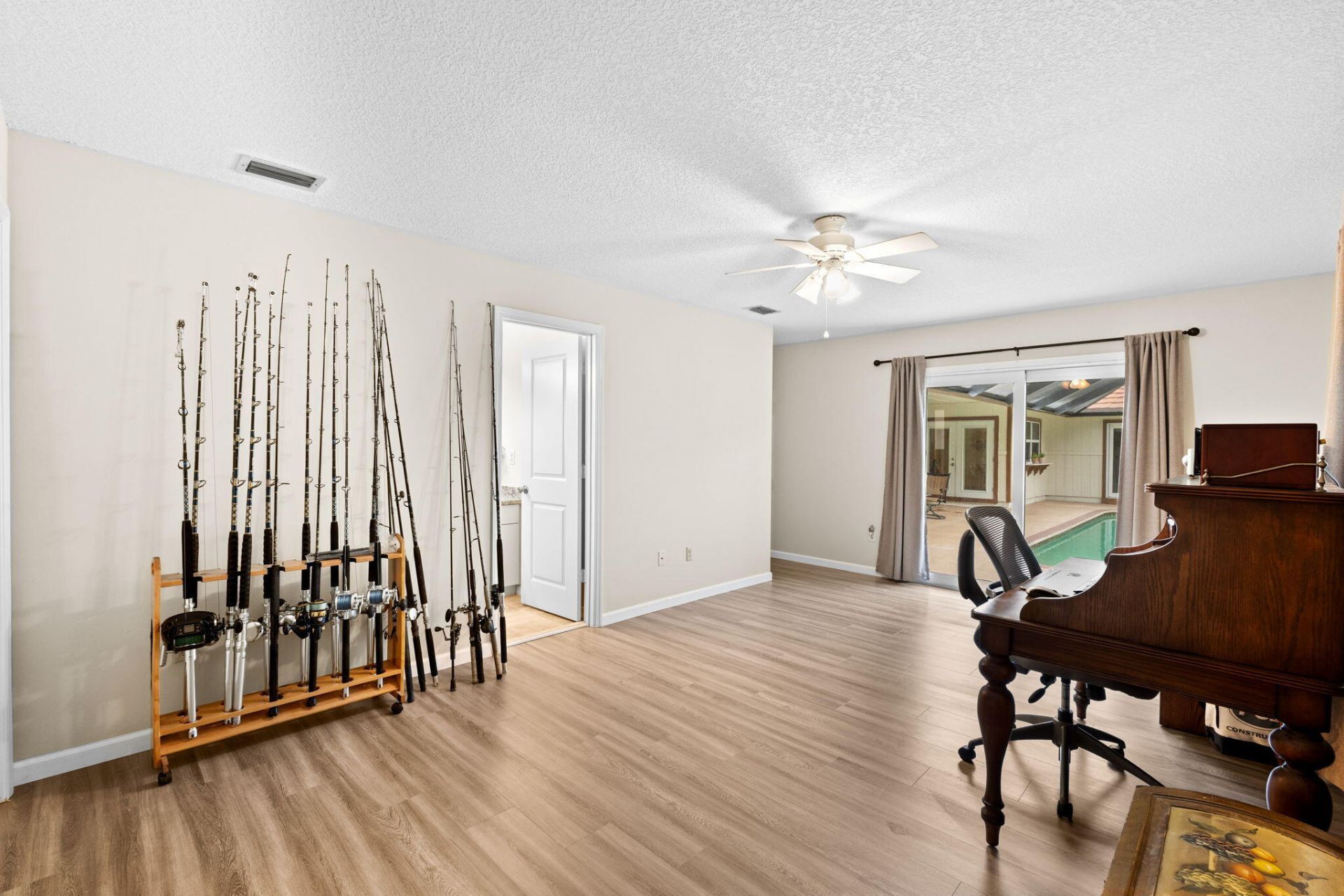 21 Whispering Oaks Circle, West Palm Beach, FL 33411 Photo