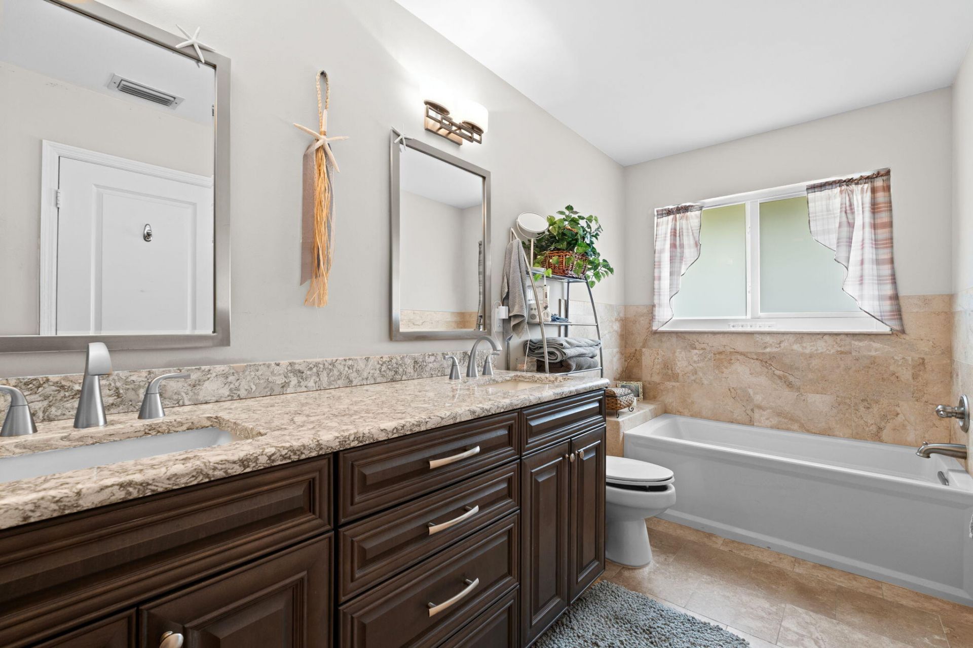 21 Whispering Oaks Circle, West Palm Beach, FL 33411 Photo