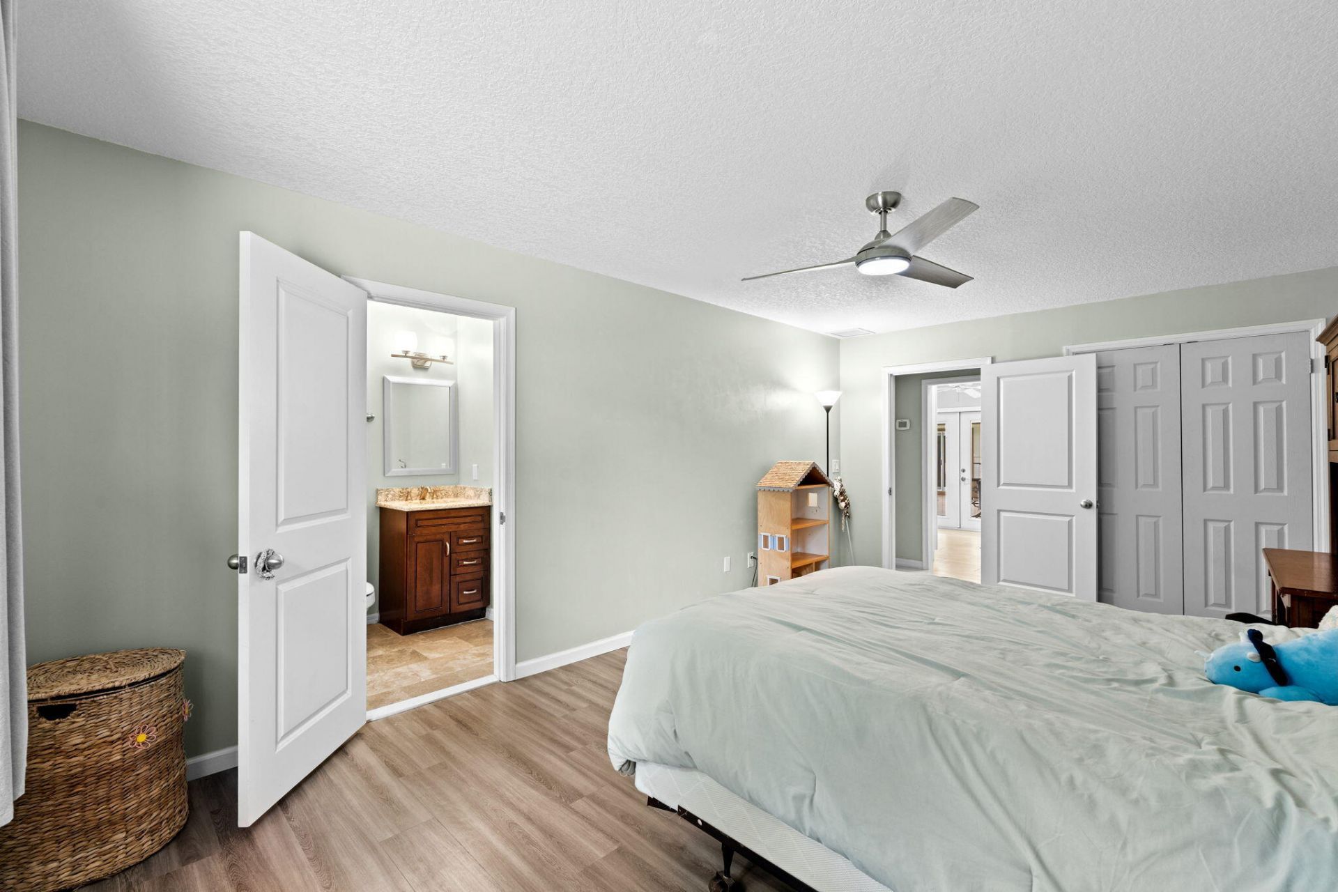 21 Whispering Oaks Circle, West Palm Beach, FL 33411 Photo