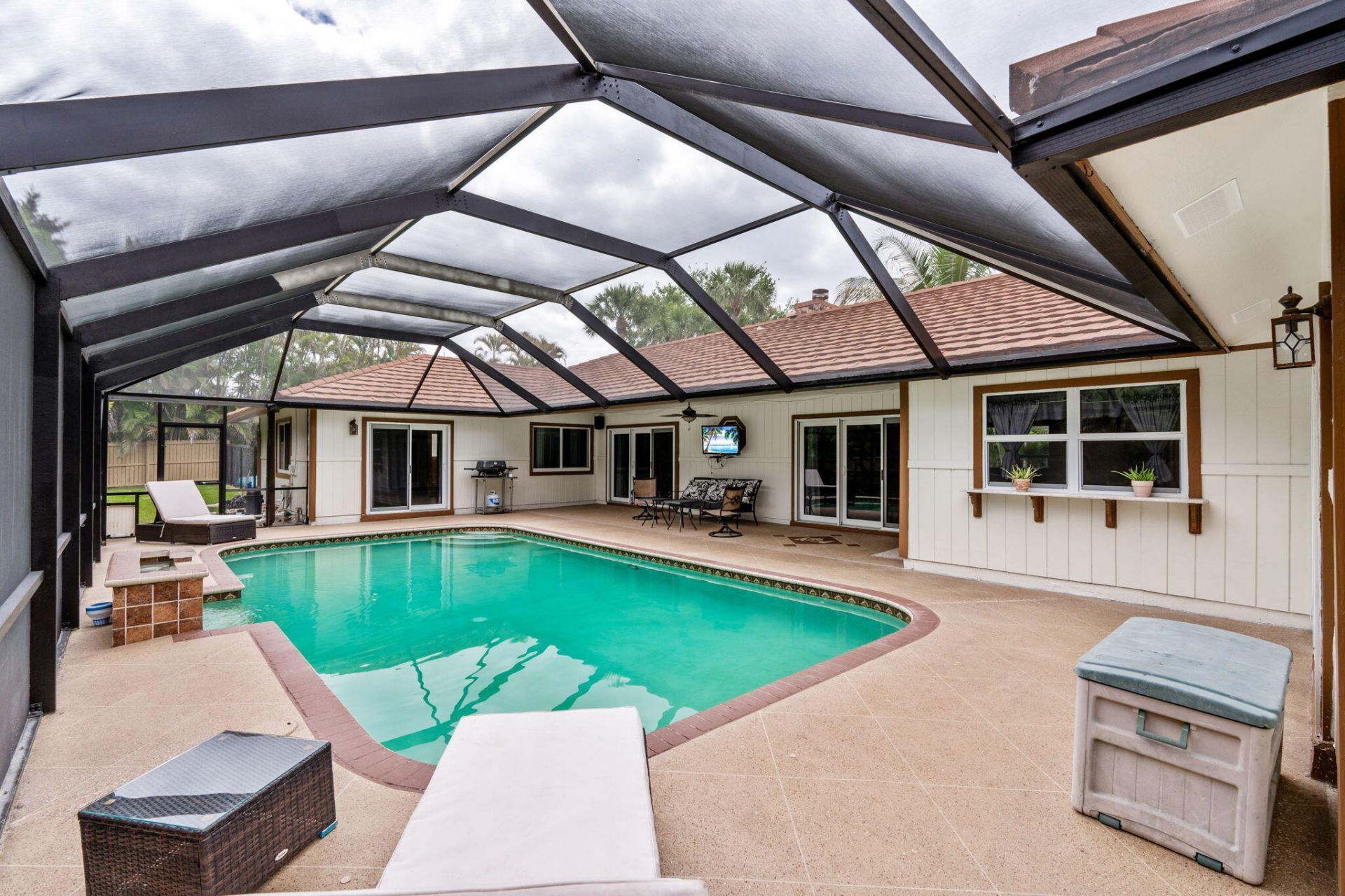 21 Whispering Oaks Circle, West Palm Beach, FL 33411 Photo