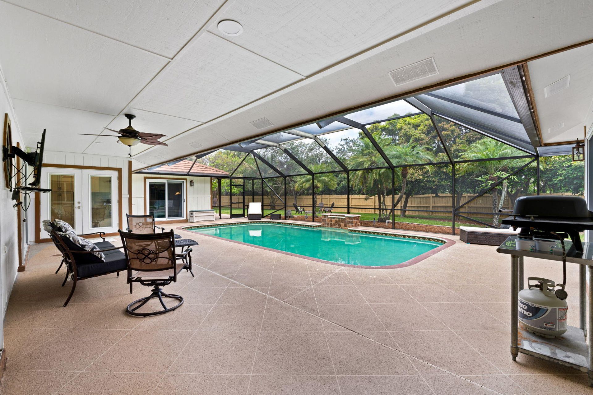 21 Whispering Oaks Circle, West Palm Beach, FL 33411 Photo