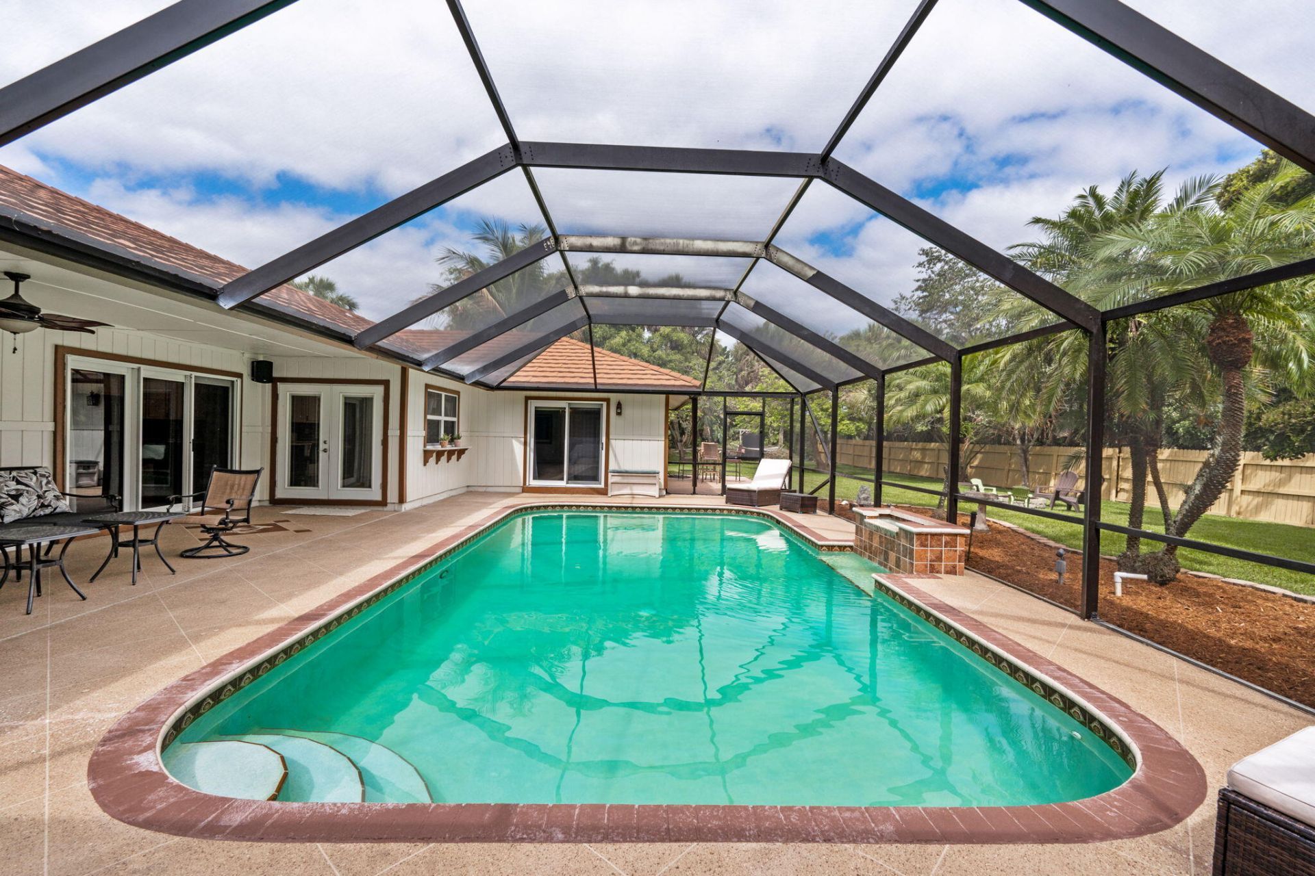 21 Whispering Oaks Circle, West Palm Beach, FL 33411 Photo