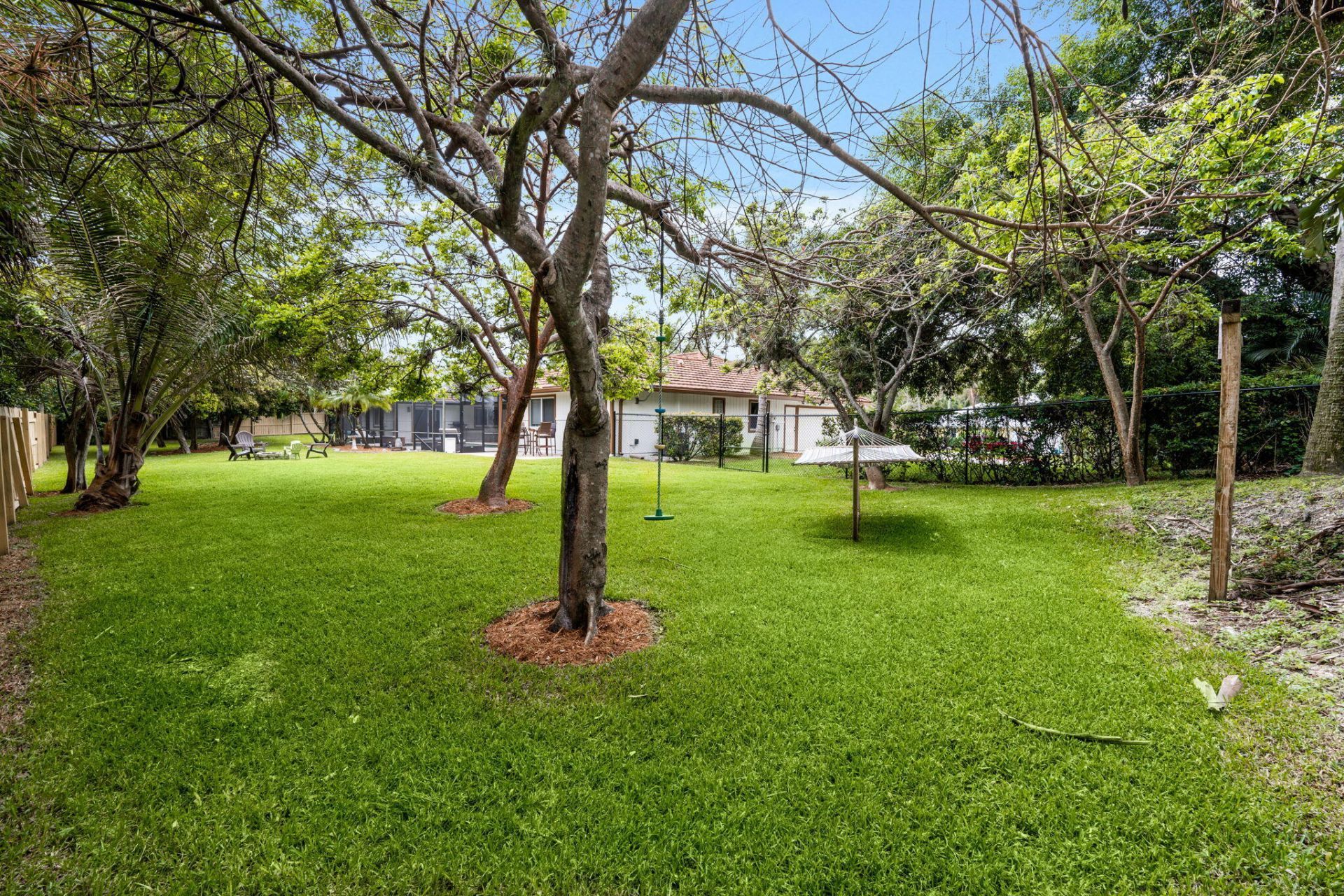 21 Whispering Oaks Circle, West Palm Beach, FL 33411 Photo