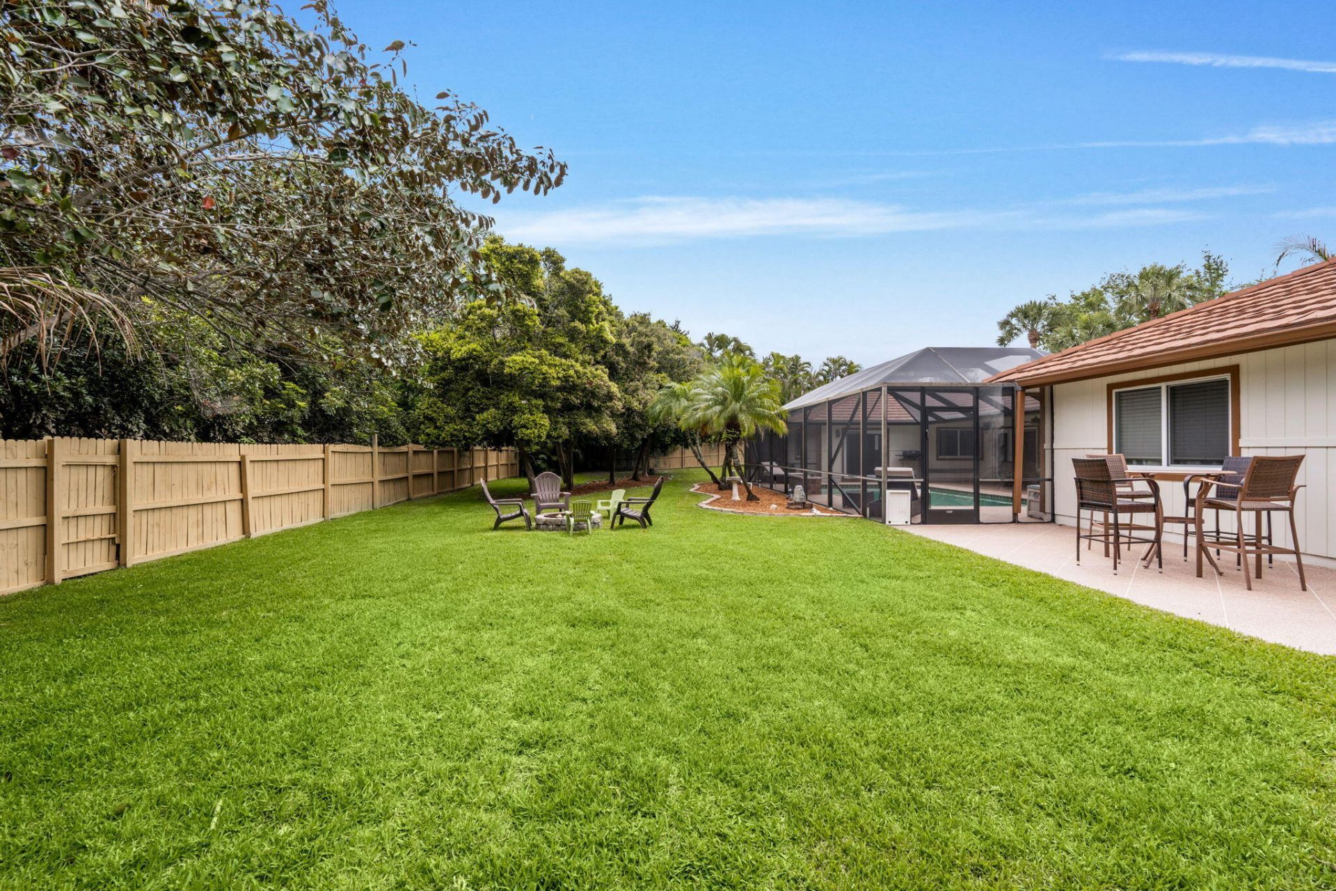 21 Whispering Oaks Circle, West Palm Beach, FL 33411 Photo