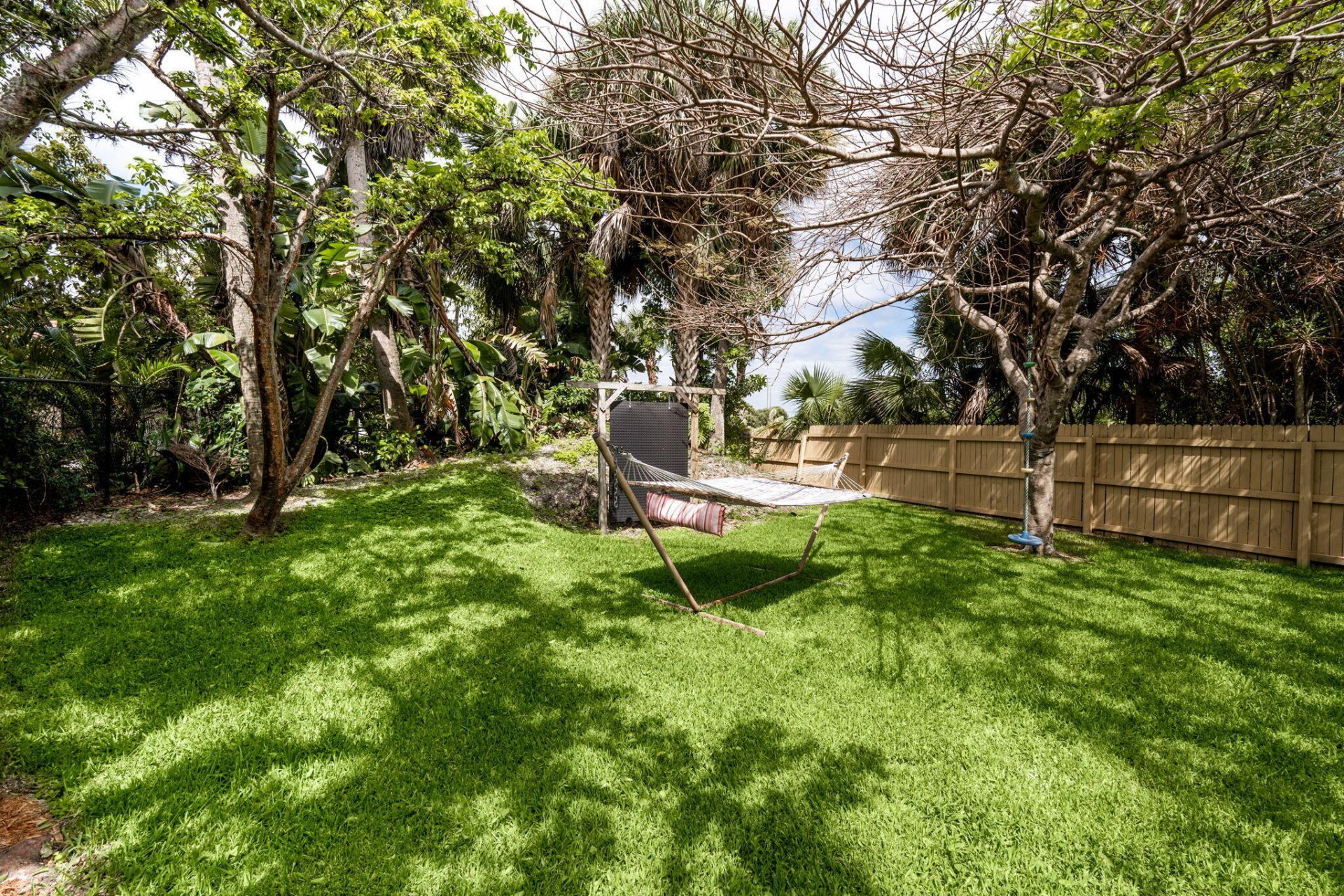 21 Whispering Oaks Circle, West Palm Beach, FL 33411 Photo