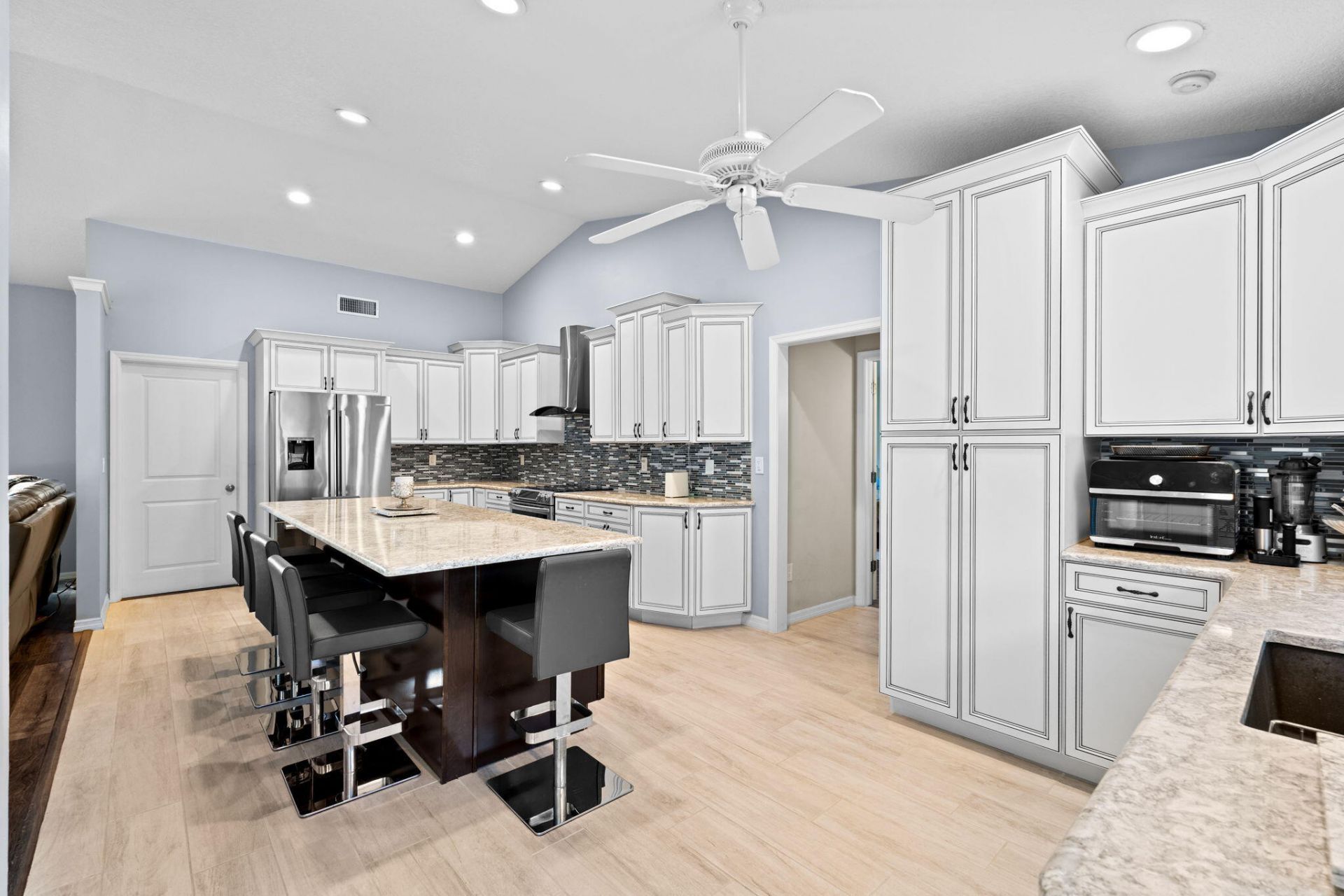 21 Whispering Oaks Circle, West Palm Beach, FL 33411 Photo