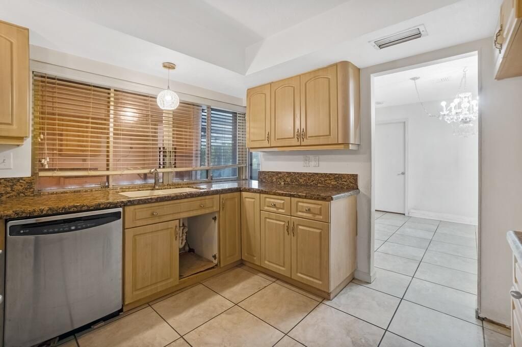 8270 NW 66th Terrace, Tamarac, FL 33321 Photo