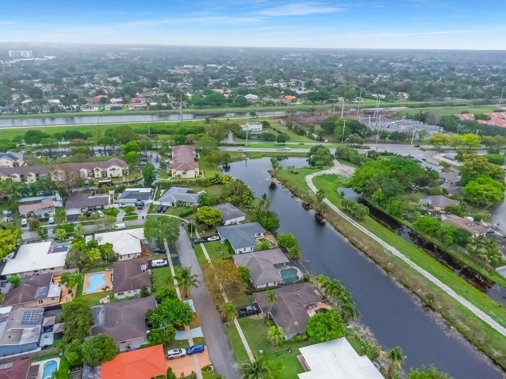 8270 NW 66th Terrace, Tamarac, FL 33321 Photo