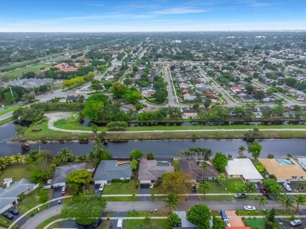 8270 NW 66th Terrace, Tamarac, FL 33321 Photo