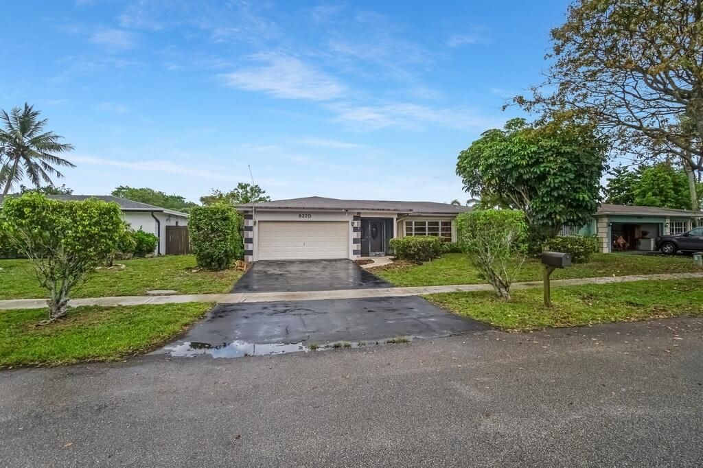 8270 NW 66th Terrace, Tamarac, FL 33321 Photo