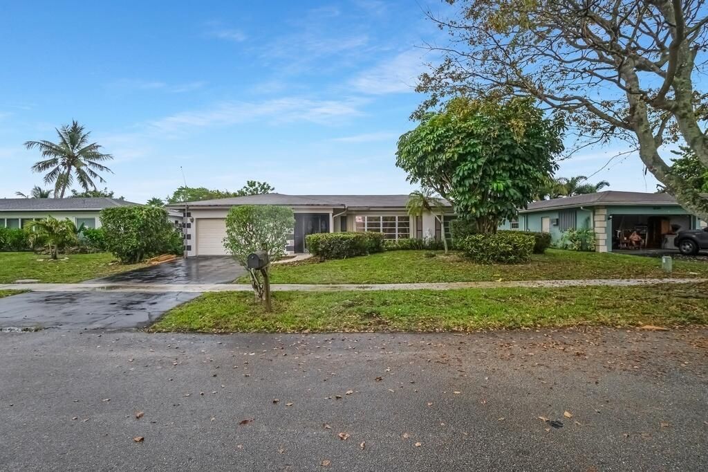 8270 NW 66th Terrace, Tamarac, FL 33321 Photo