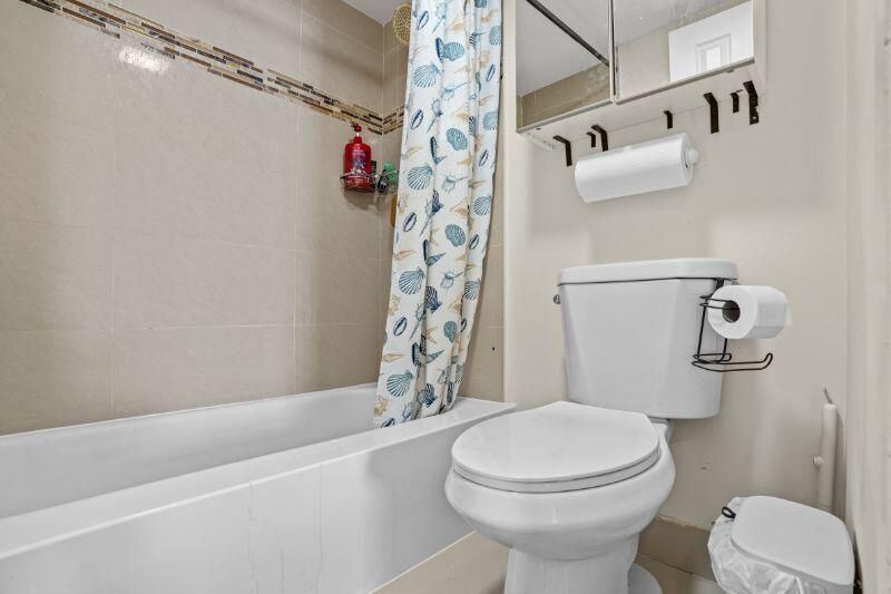 3675 N Country Club Drive, Unit 2401, Aventura, FL 33180 Photo