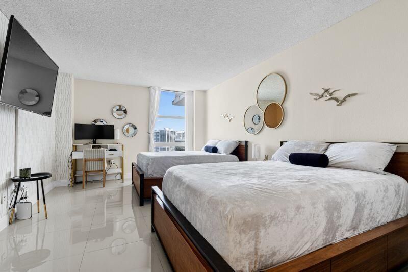 3675 N Country Club Drive, Unit 2401, Aventura, FL 33180 Photo