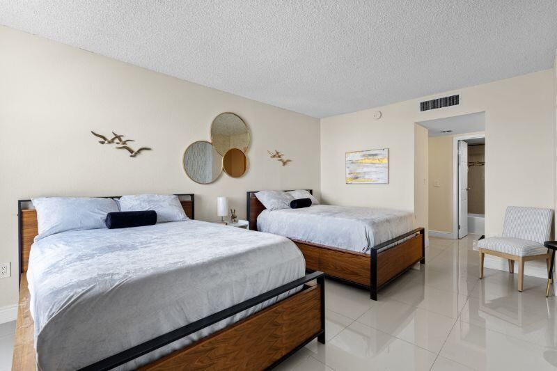 3675 N Country Club Drive, Unit 2401, Aventura, FL 33180 Photo
