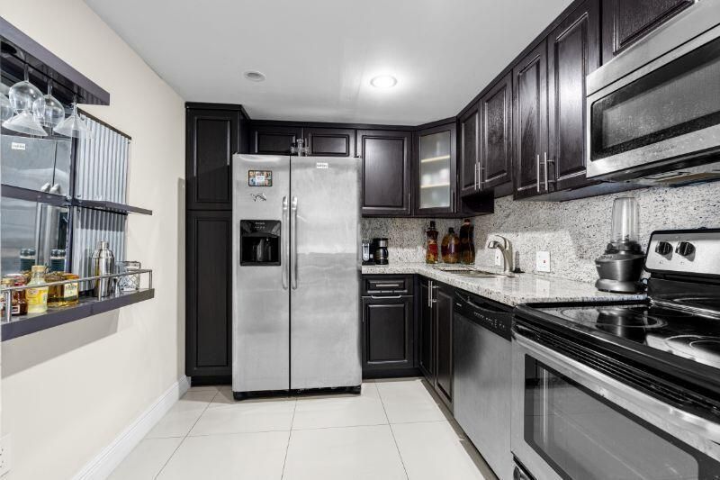 3675 N Country Club Drive, Unit 2401, Aventura, FL 33180 Photo