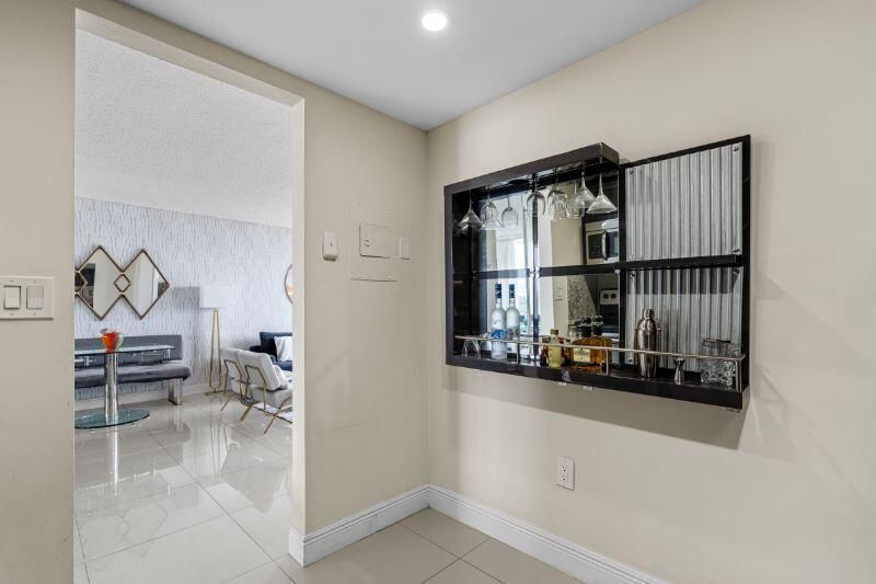 3675 N Country Club Drive, Unit 2401, Aventura, FL 33180 Photo