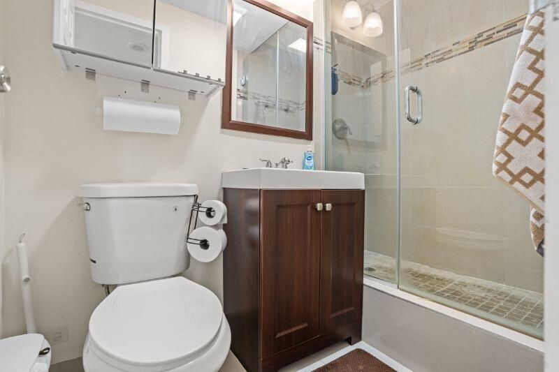 3675 N Country Club Drive, Unit 2401, Aventura, FL 33180 Photo
