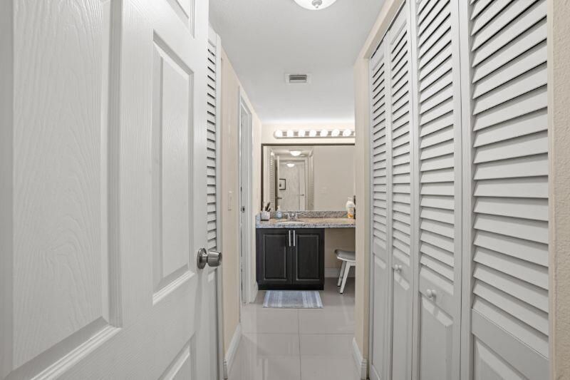 3675 N Country Club Drive, Unit 2401, Aventura, FL 33180 Photo