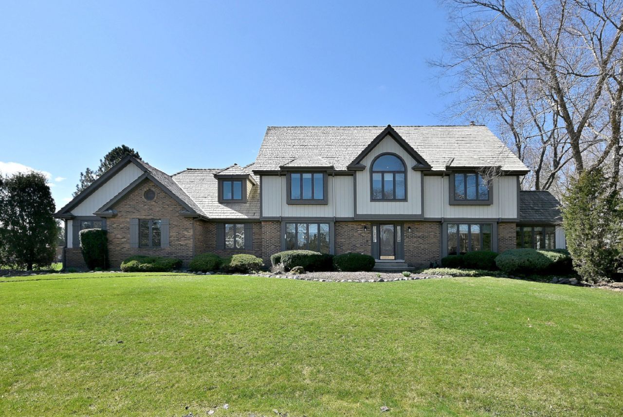 5681 River Park Drive , Libertyville, IL 60048