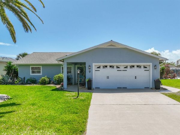 9 COLLINGVILLE COURT , PALM COAST, FL 32137