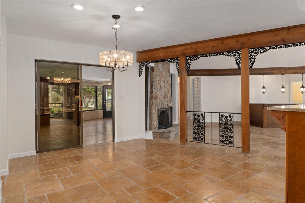 239 SE Paradise Point Road, Crystal River, FL 34429 Photo