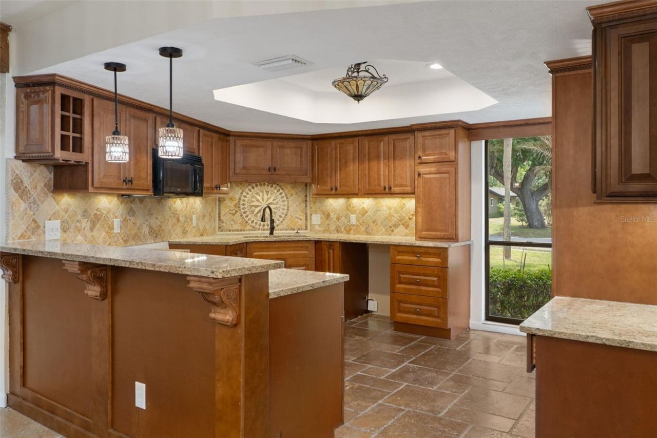 239 SE Paradise Point Road, Crystal River, FL 34429 Photo