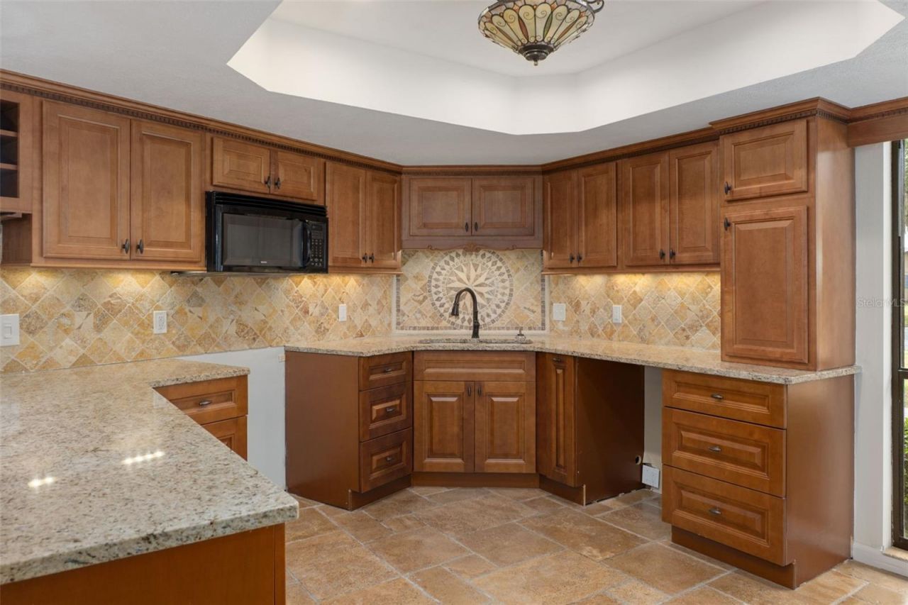 239 SE Paradise Point Road, Crystal River, FL 34429 Photo