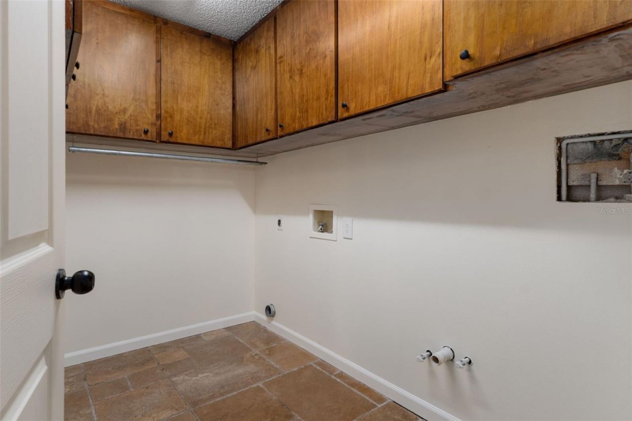 239 SE Paradise Point Road, Crystal River, FL 34429 Photo