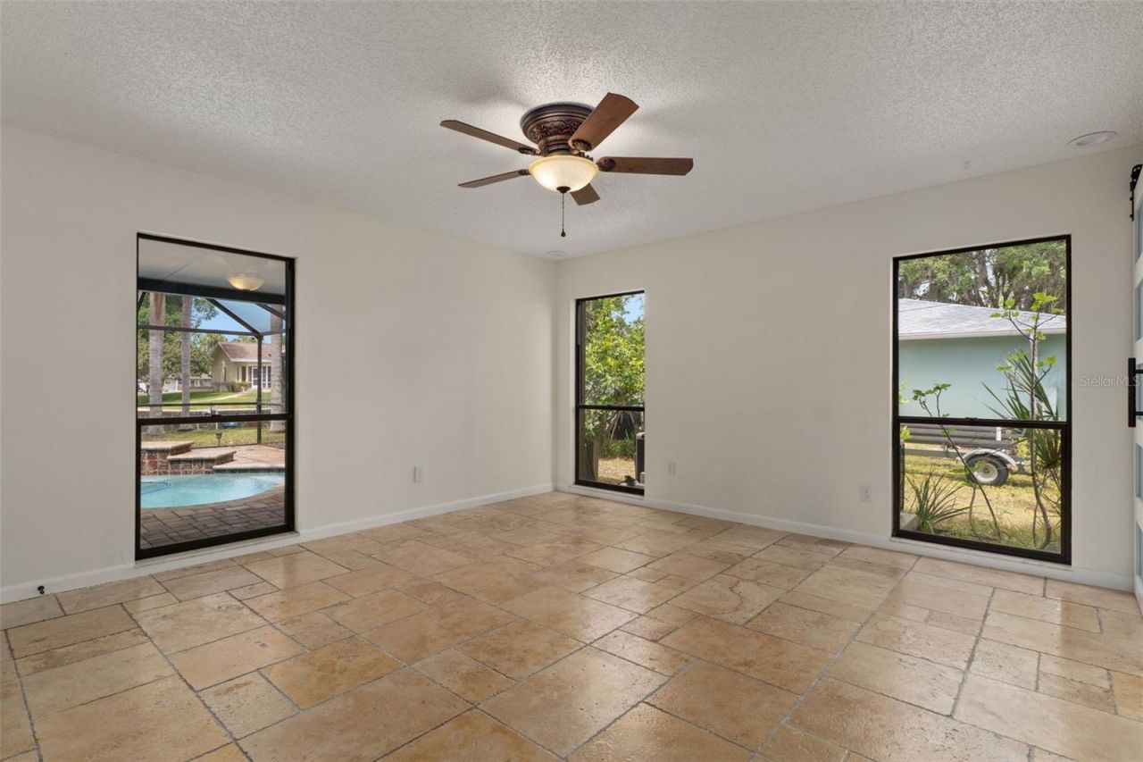 239 SE Paradise Point Road, Crystal River, FL 34429 Photo