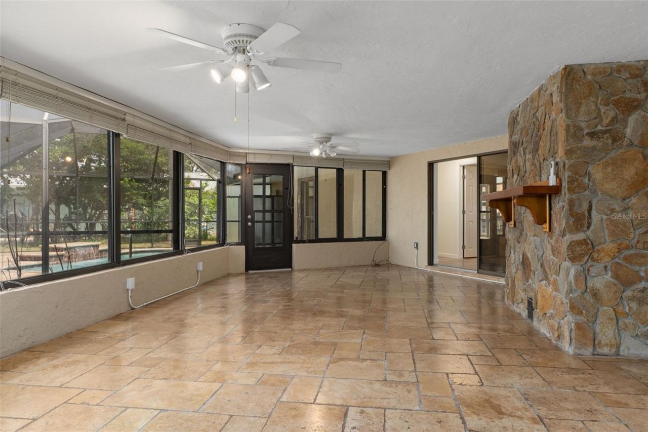 239 SE Paradise Point Road, Crystal River, FL 34429 Photo
