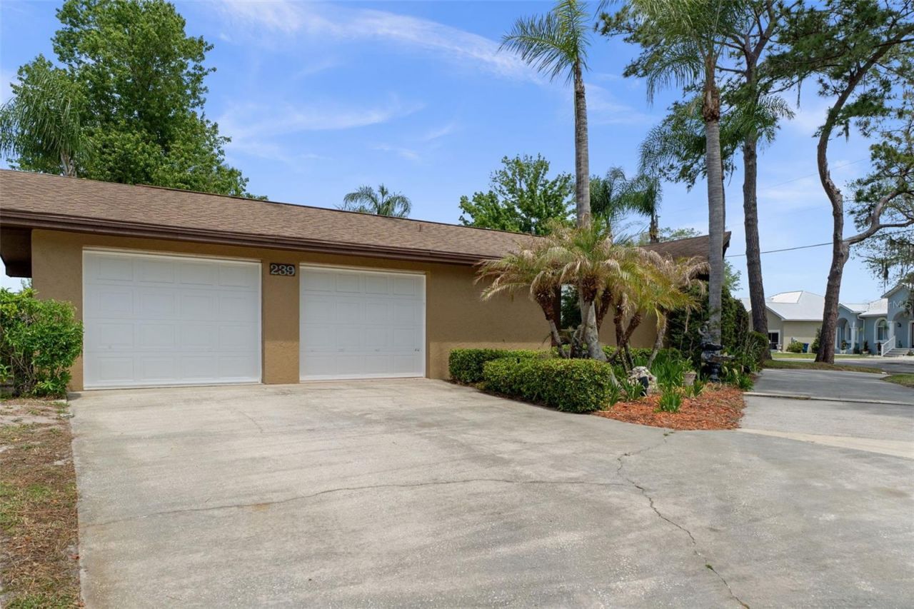 239 SE Paradise Point Road, Crystal River, FL 34429 Photo