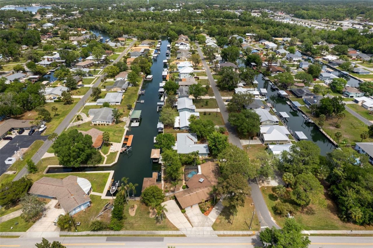239 SE Paradise Point Road, Crystal River, FL 34429 Photo