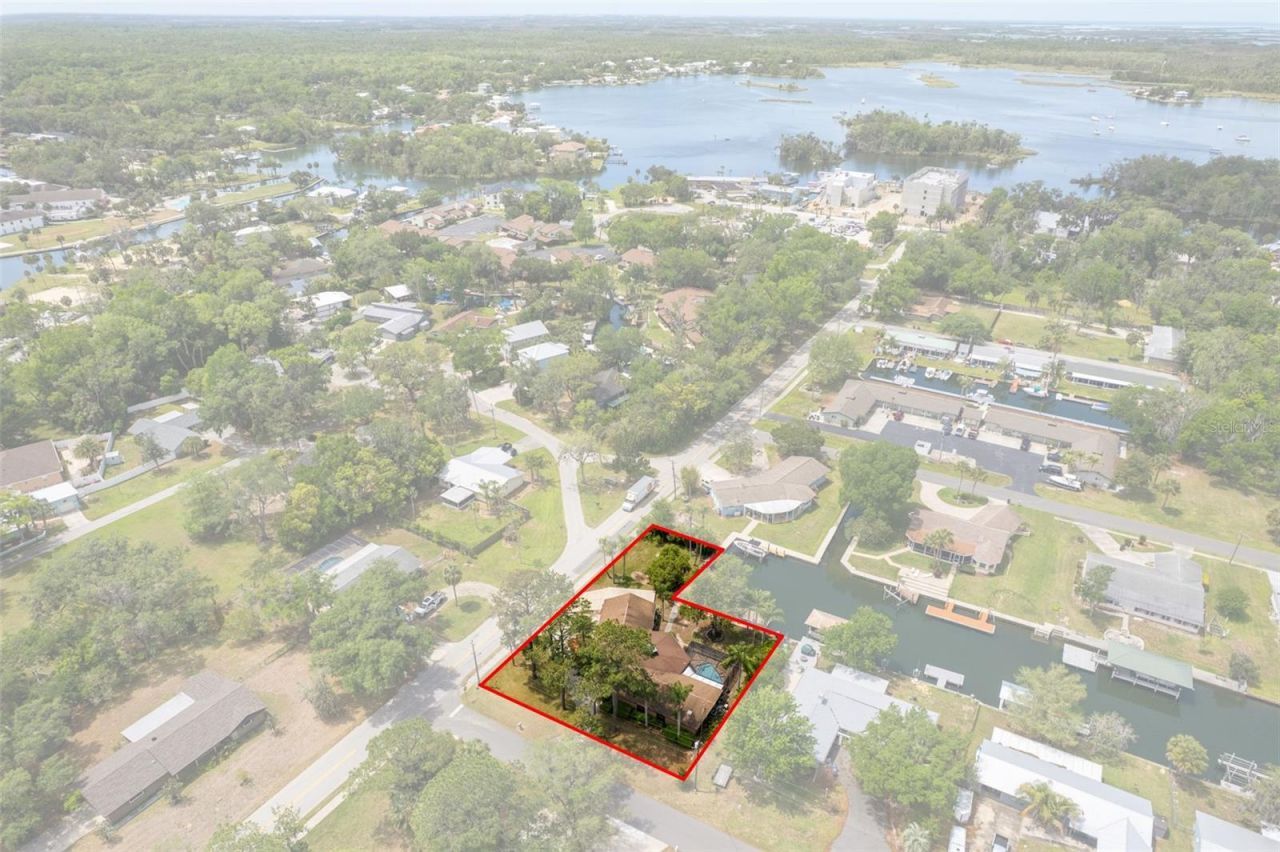 239 SE Paradise Point Road, Crystal River, FL 34429 Photo