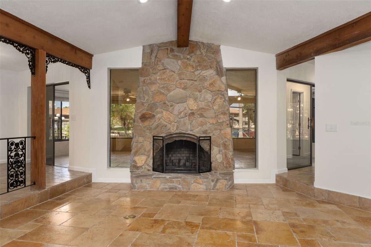 239 SE Paradise Point Road, Crystal River, FL 34429 Photo