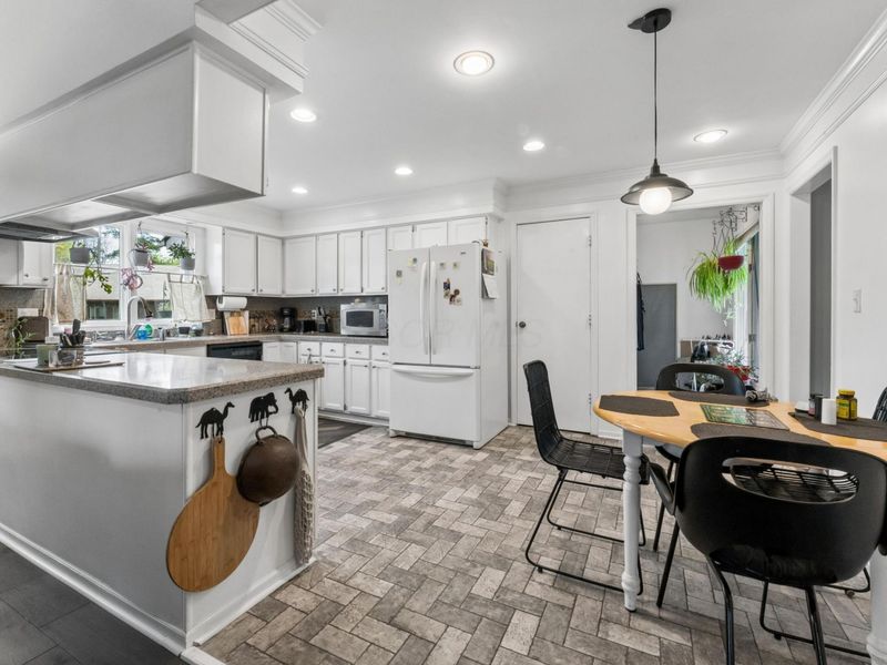 599 Link Road , Columbus, OH 43213 Photo 16