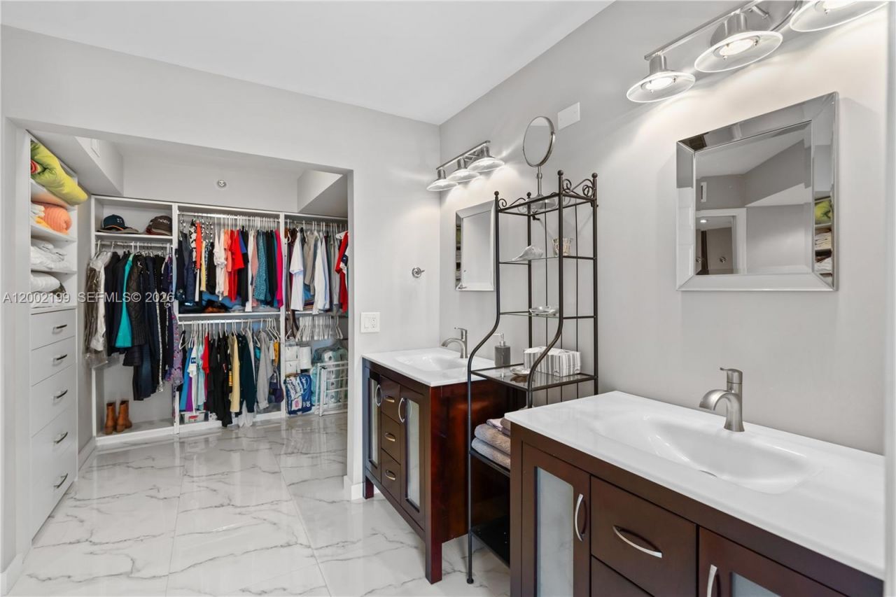 3500 Mystic Pointe Dr, Unit 1403, Aventura, FL 33180 Photo