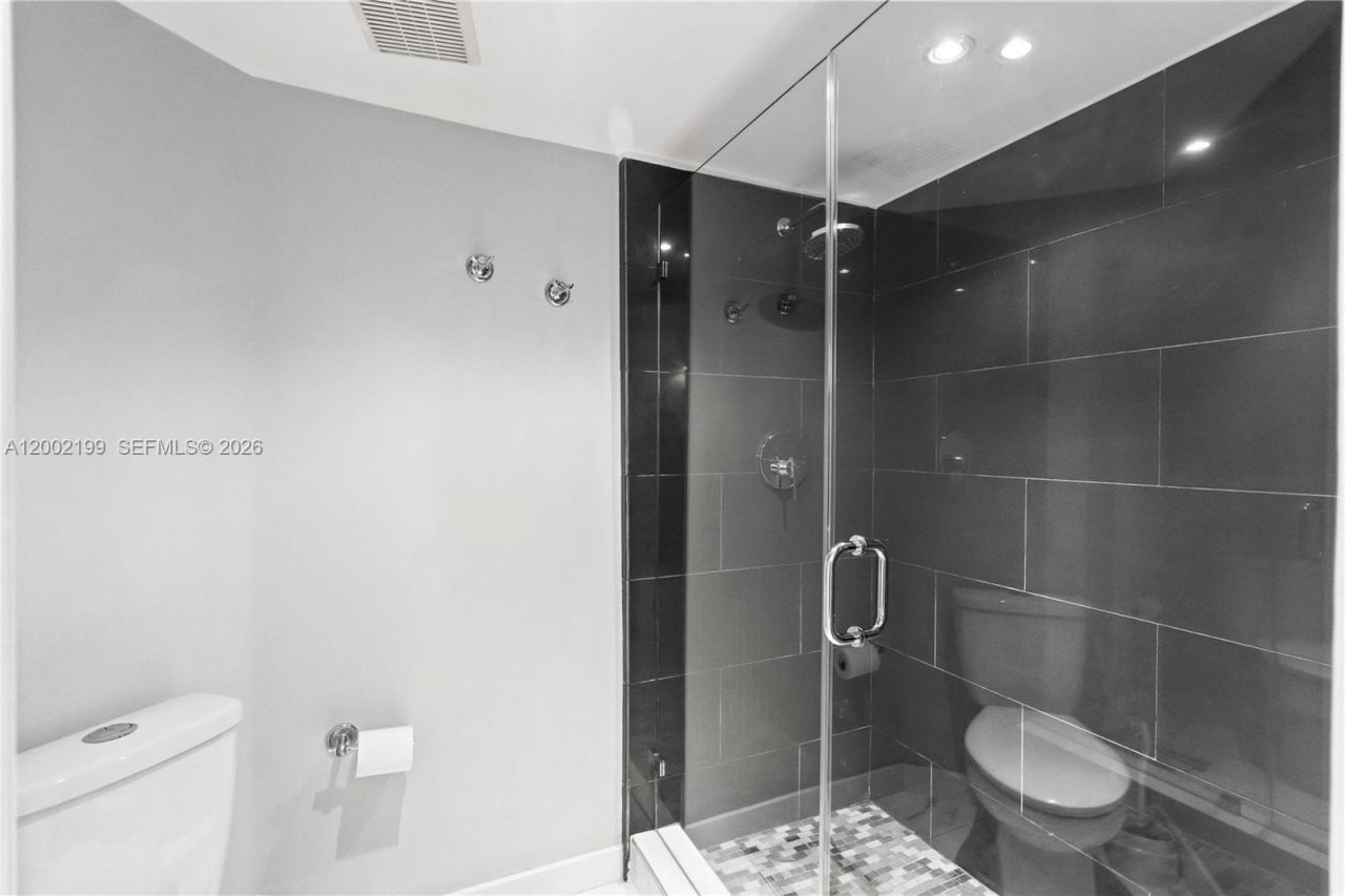 3500 Mystic Pointe Dr, Unit 1403, Aventura, FL 33180 Photo